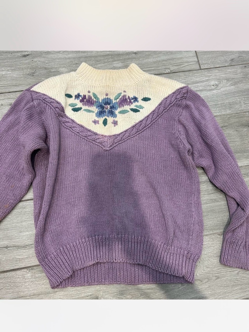 Vintage 80s Cream & Lavender Floral Yoke Sweater - Women